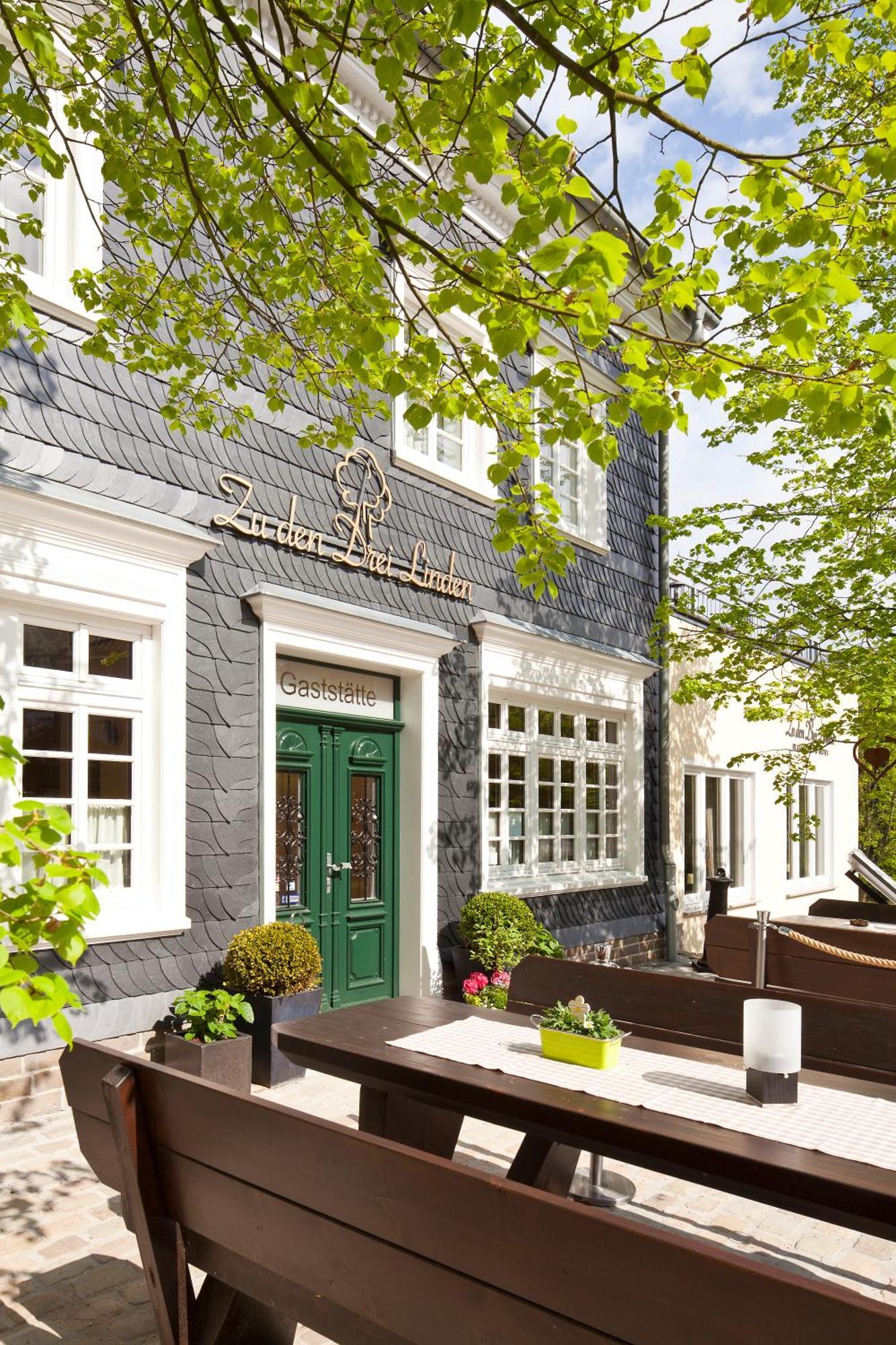 Zu Den Drei Linden Hotel Wermelskirchen Buitenkant foto